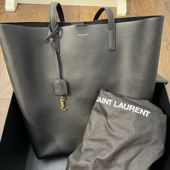 Yves Saint Laurent Tote - Picture 1 of 7